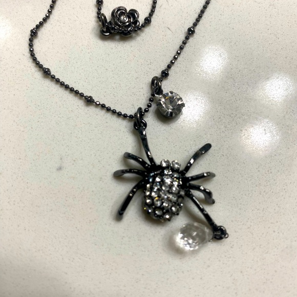 Betsey Johnson Black and Silver Spider Necklace - Picture 1 of 2